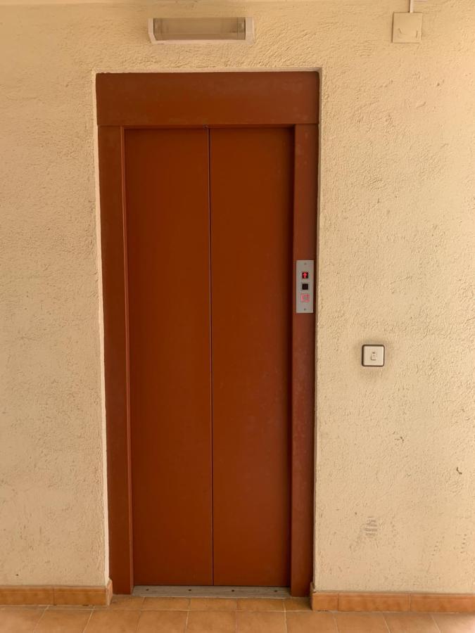 Apartamento De Playa En Santa Margarita. Roses Eksteriør bilde